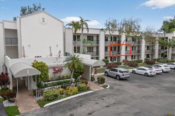10837 W Clairmont Cir #208