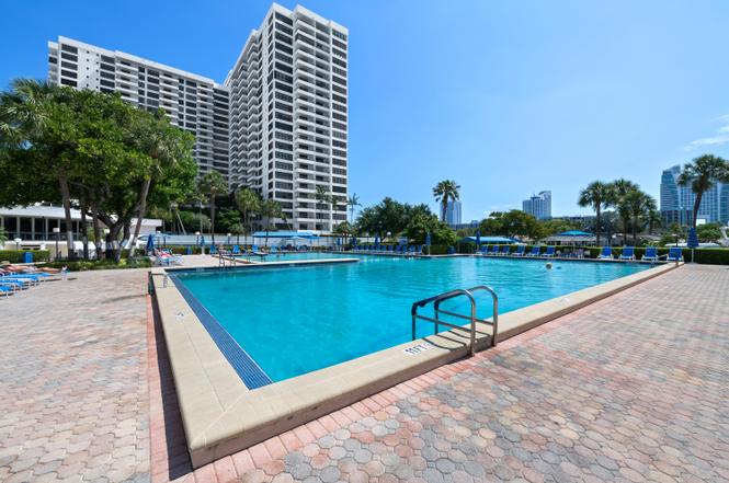 2500 Parkview Dr #615