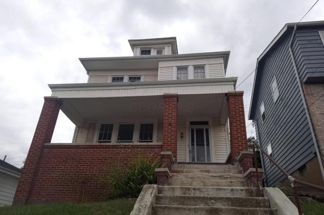 717 Elm St