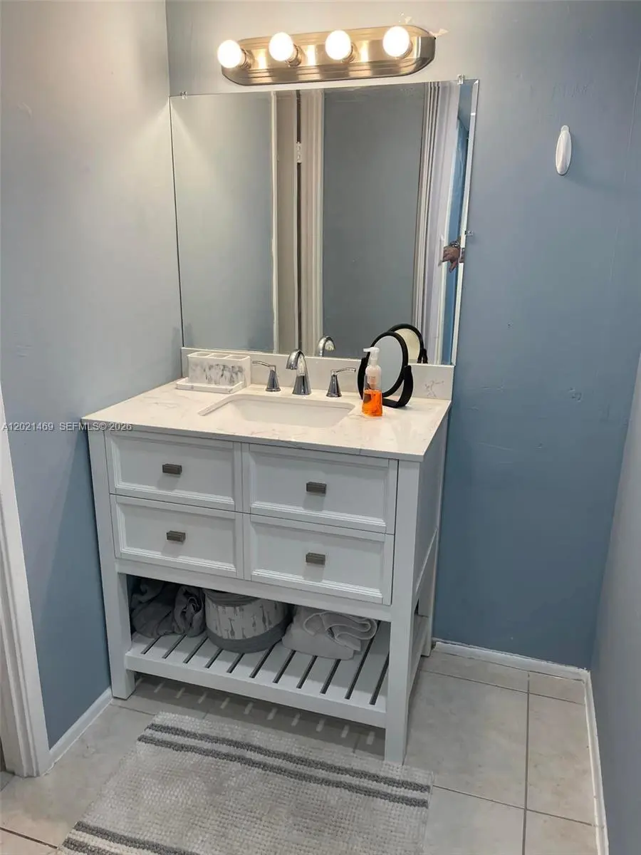 1351 NE Miami Gardens Dr Unit 402E