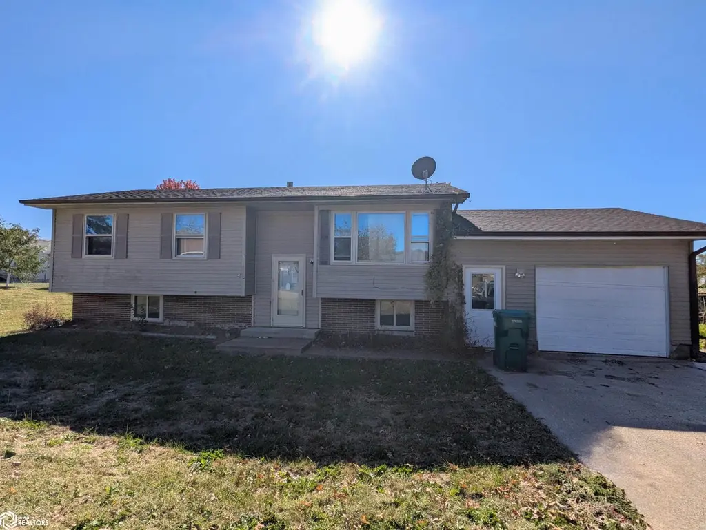 103 W Sherrie Ln