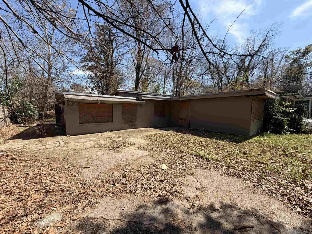 3250 Elm Dr