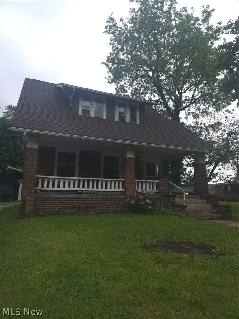 105 W Ely St