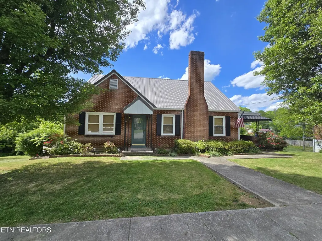 361 Joslyn Ave