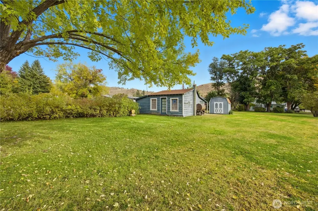 38 A Main St