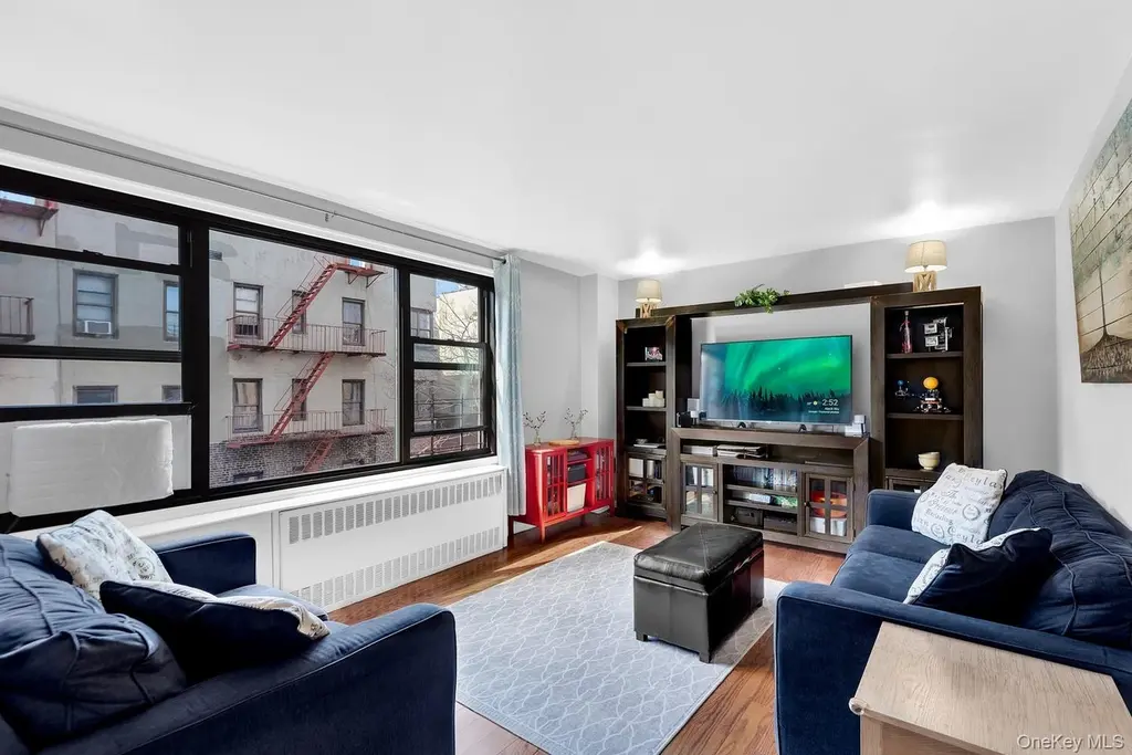 2835 Webb Ave Unit 5B