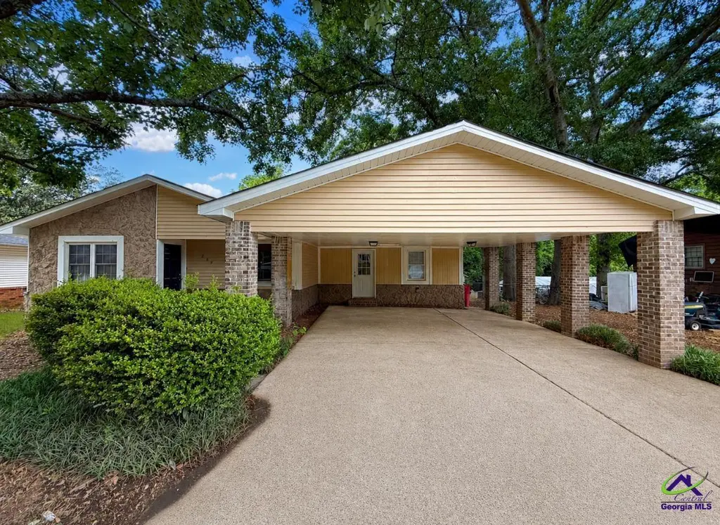 209 Scarborough Rd