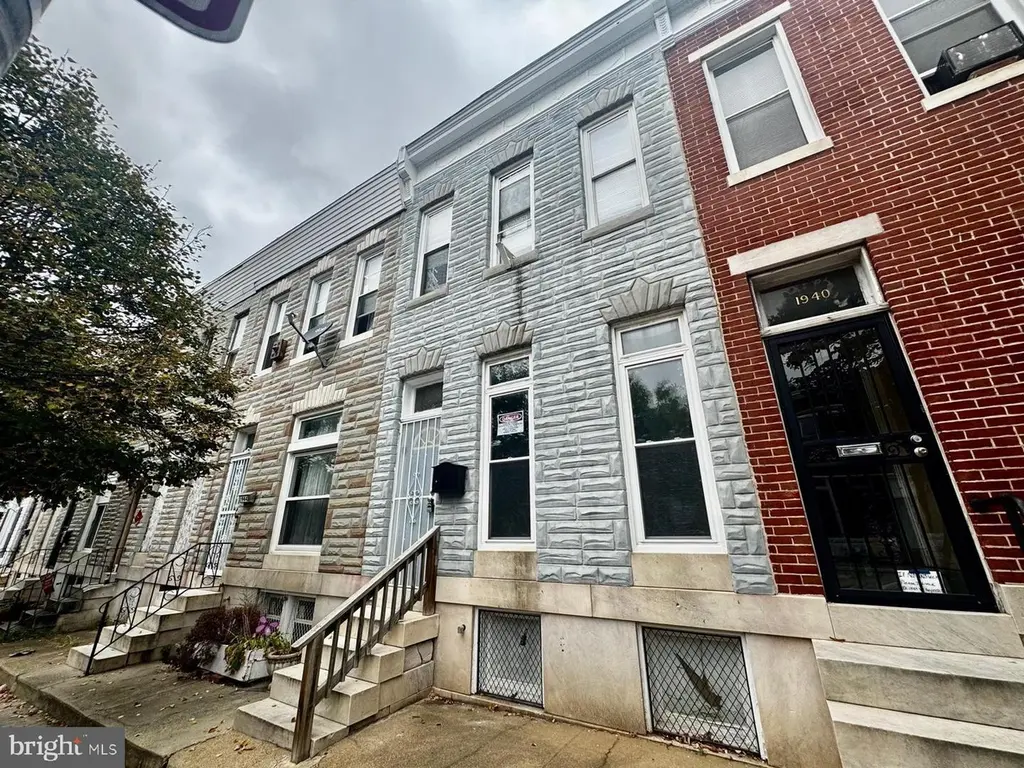 1942 W Fayette St
