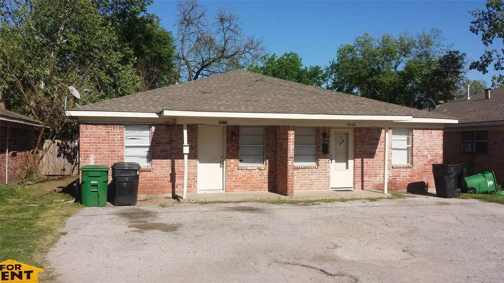 3810 Cochran St