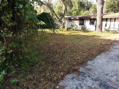 1090 N Fan Palm Pt
