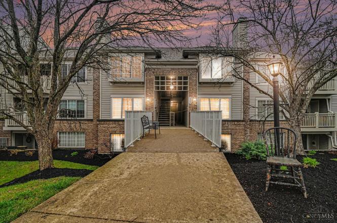 9905 Regatta Dr #304