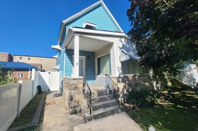 716 W 145th St