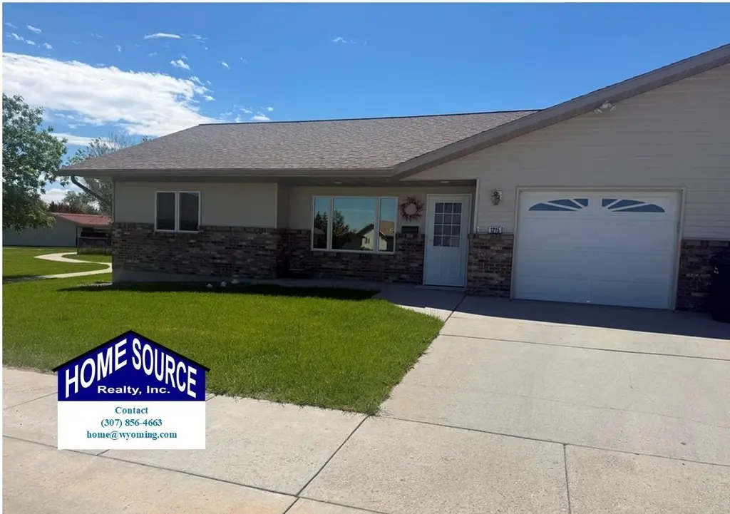 1215 Pioneer Ct