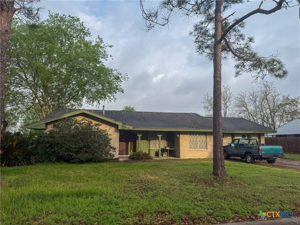 301 Rosewood Dr