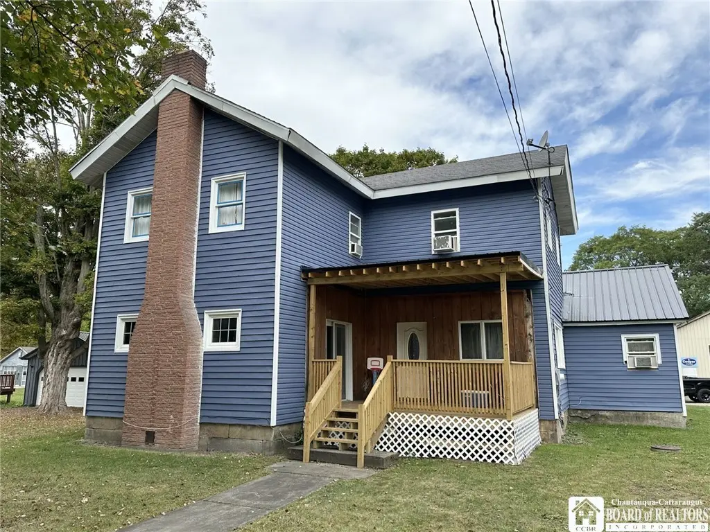 144 Main St E