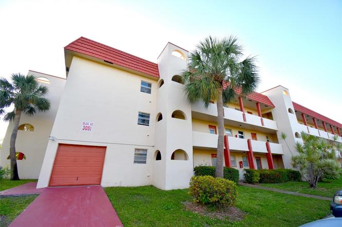 3051 Sunrise Lakes Dr #311