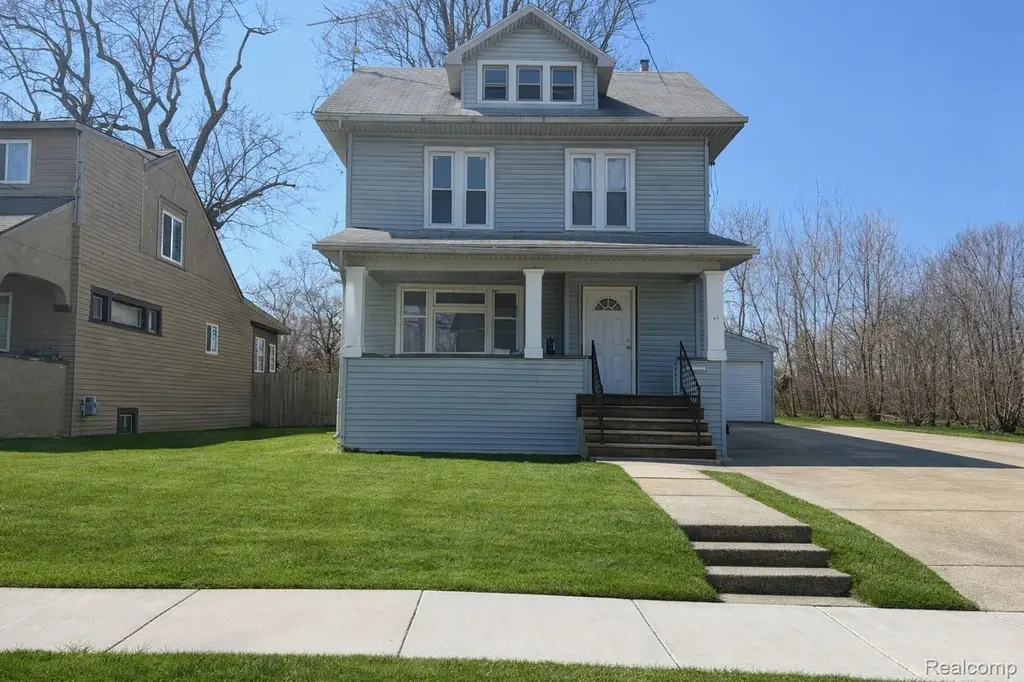 51 Henderson St
