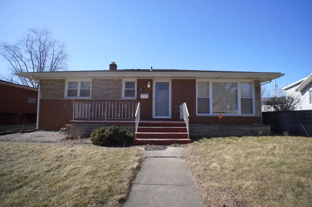 1312 Bigger St