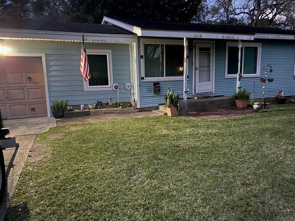 2508 N Houston Dr