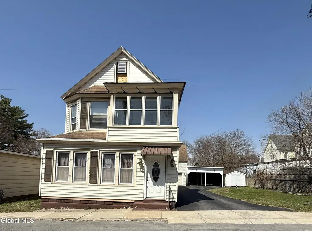 12 Yeoman St