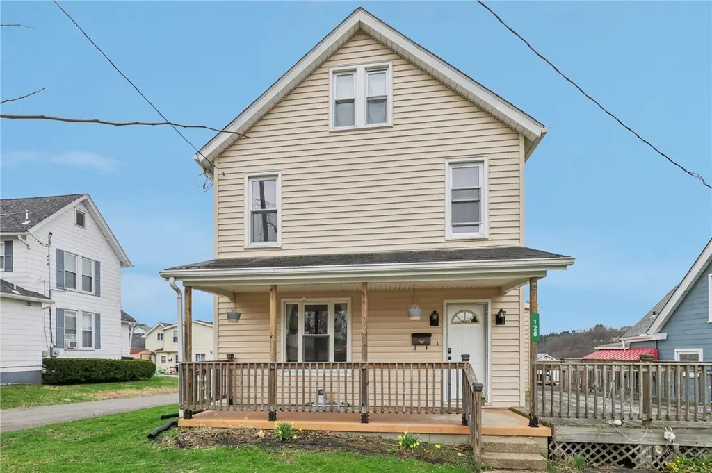 126 Floral Ave