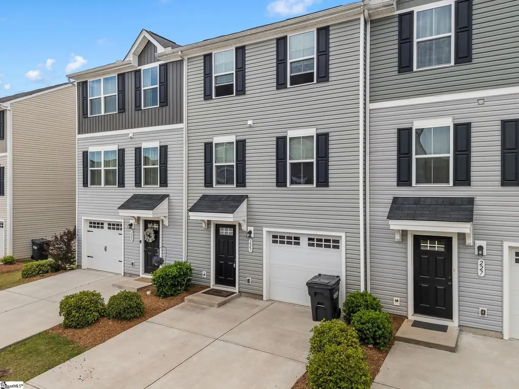 225 Coldwater Creek Ct