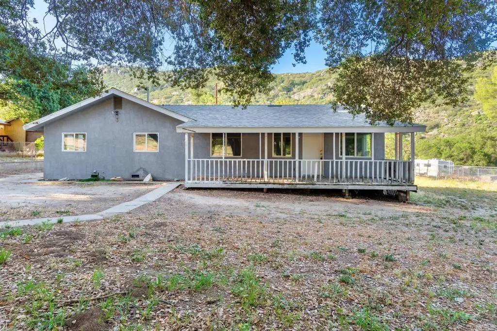 2016 Lake Morena Dr