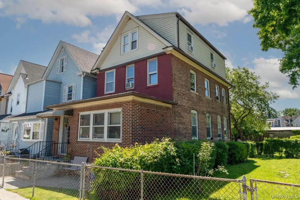 304 Lockwood Ave
