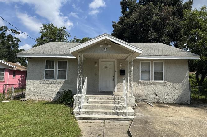 1453 14th St W