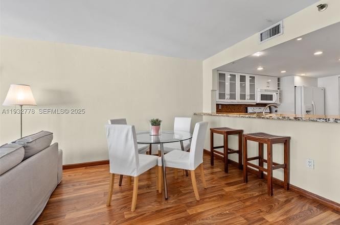 555 NE 15th St Unit 14G