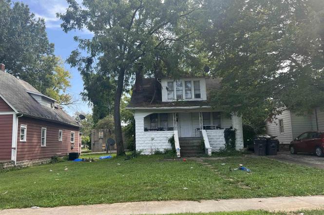 703 W College St