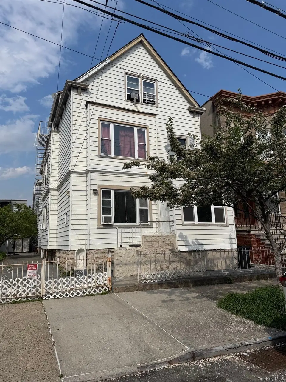 1714 Saint Peters Ave