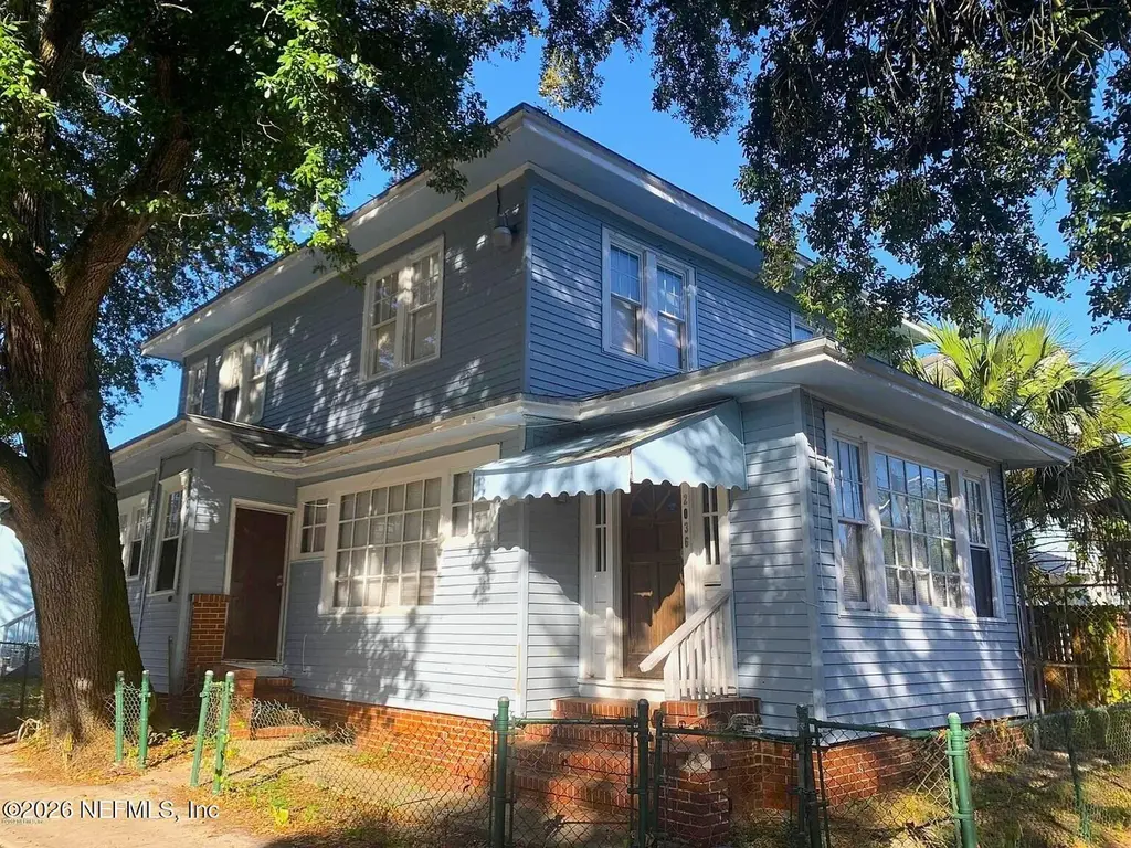 2036 Moncrief Rd