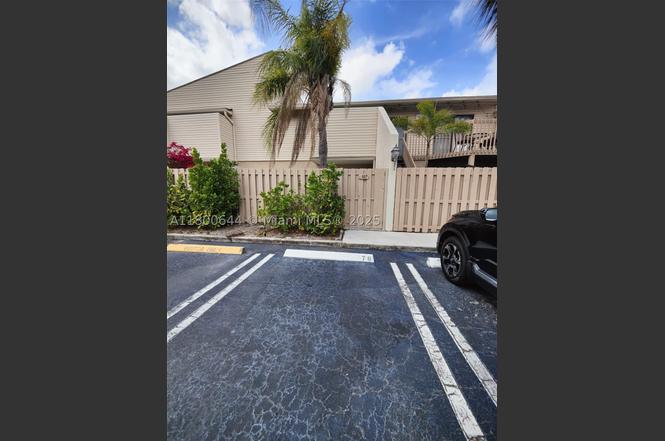 616 Executive Center Dr #107