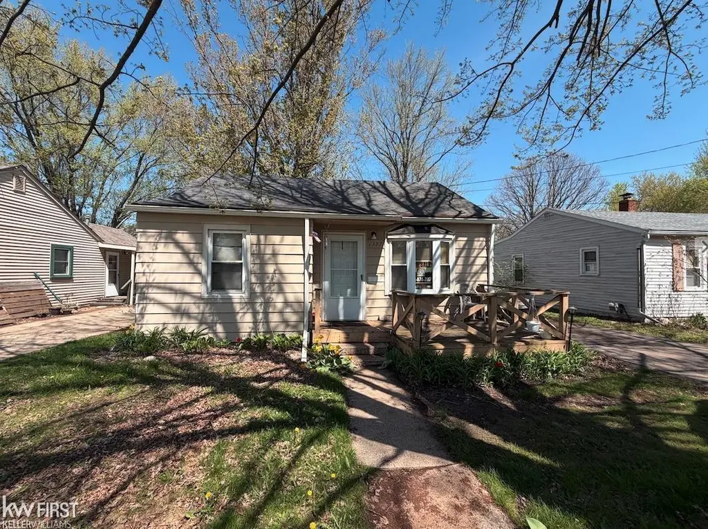 1387 Webber Ave