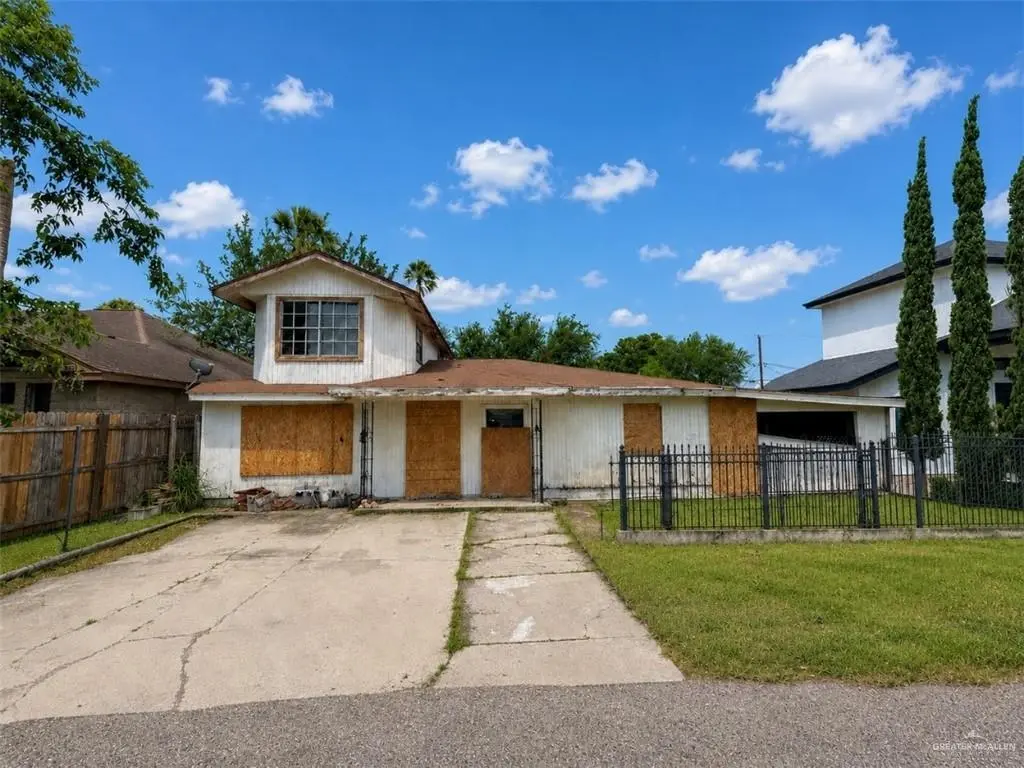 2122 J & V St