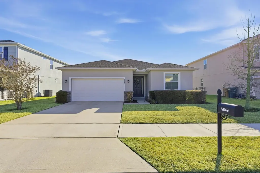5649 SW 50th Ave