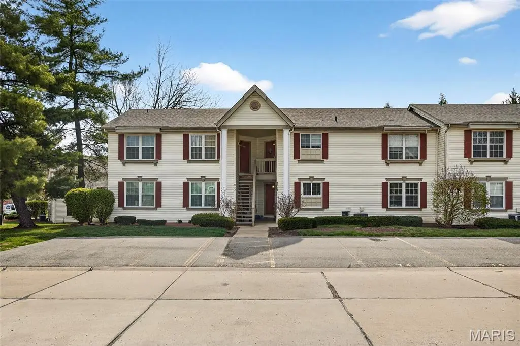 74 Sugar Glen Ct