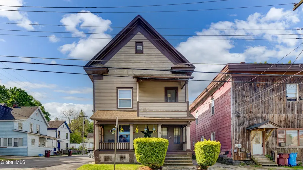 78 Forest St