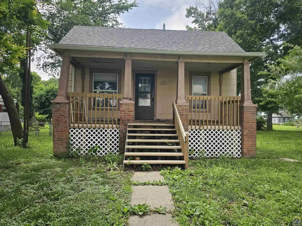 419 N 5th St
