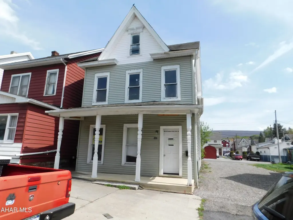 107 E 4th Ave