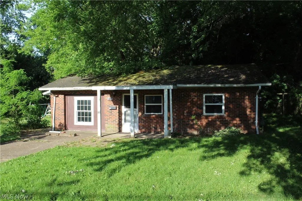 323 Fox Dr
