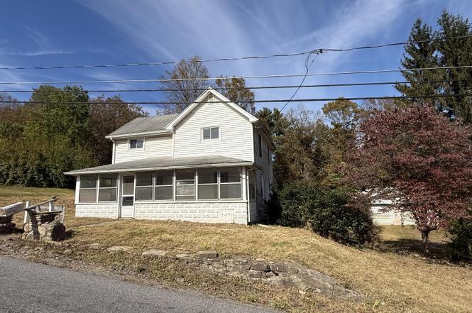 1209 Star Hl Rd