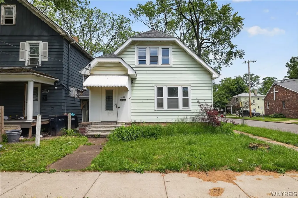 1890 Linwood Ave