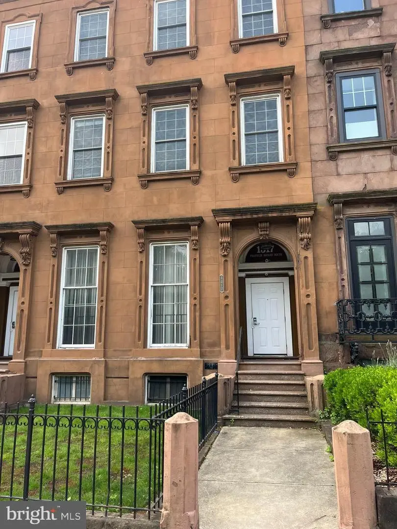 1317 W Fayette St Unit 3B
