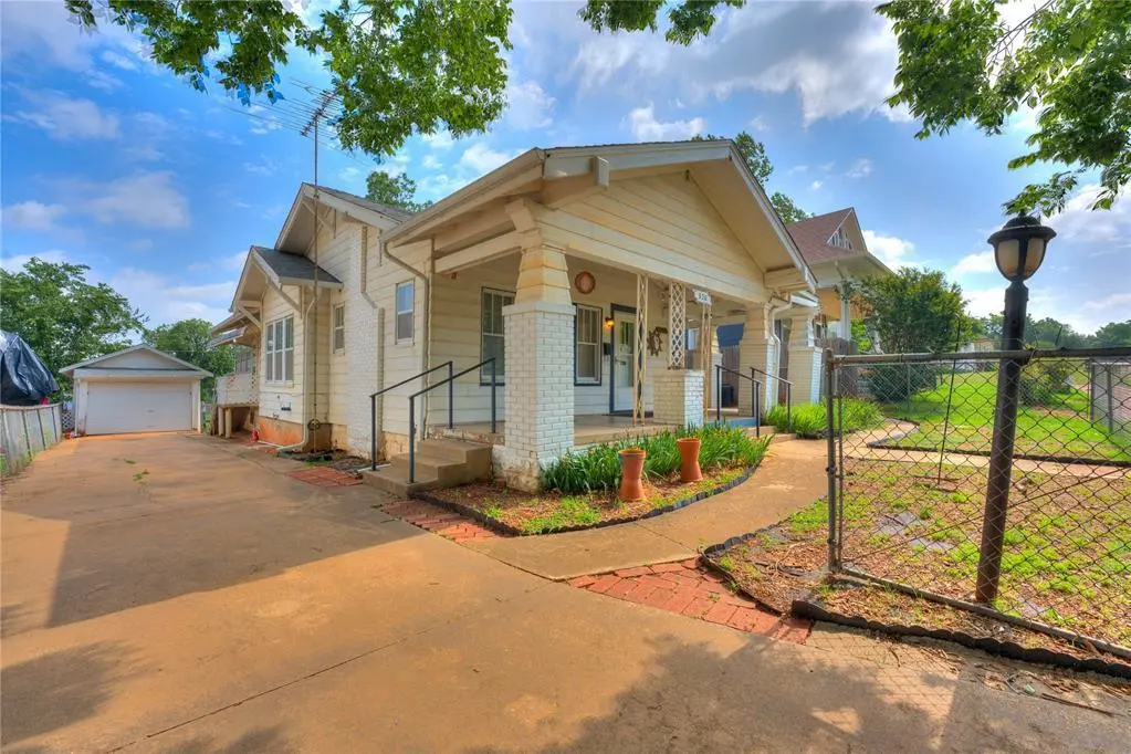 320 E Washington Ave