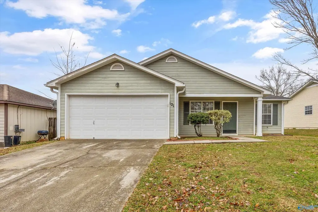 121 Sugar Bluff Ln