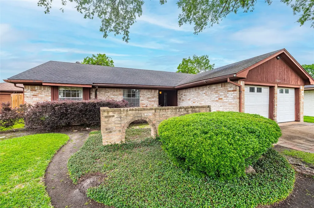 10223 Kirkglen Dr