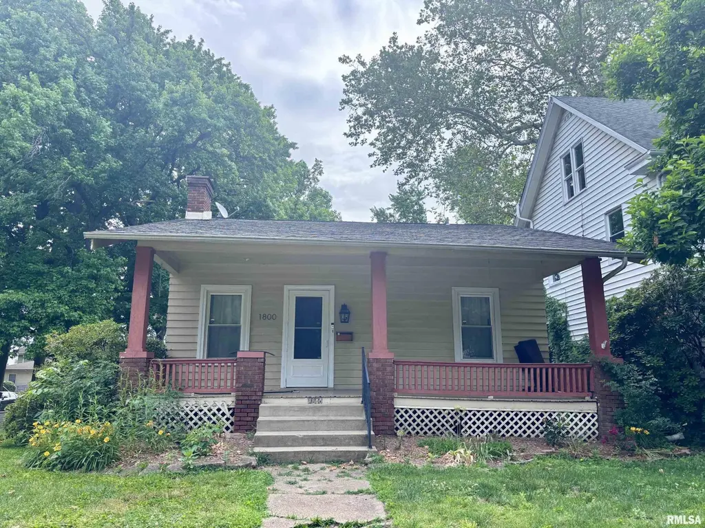 1800 S 4th St