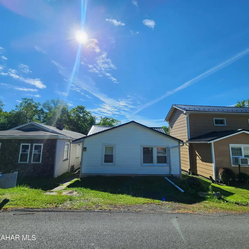 3515 Walnut Ave